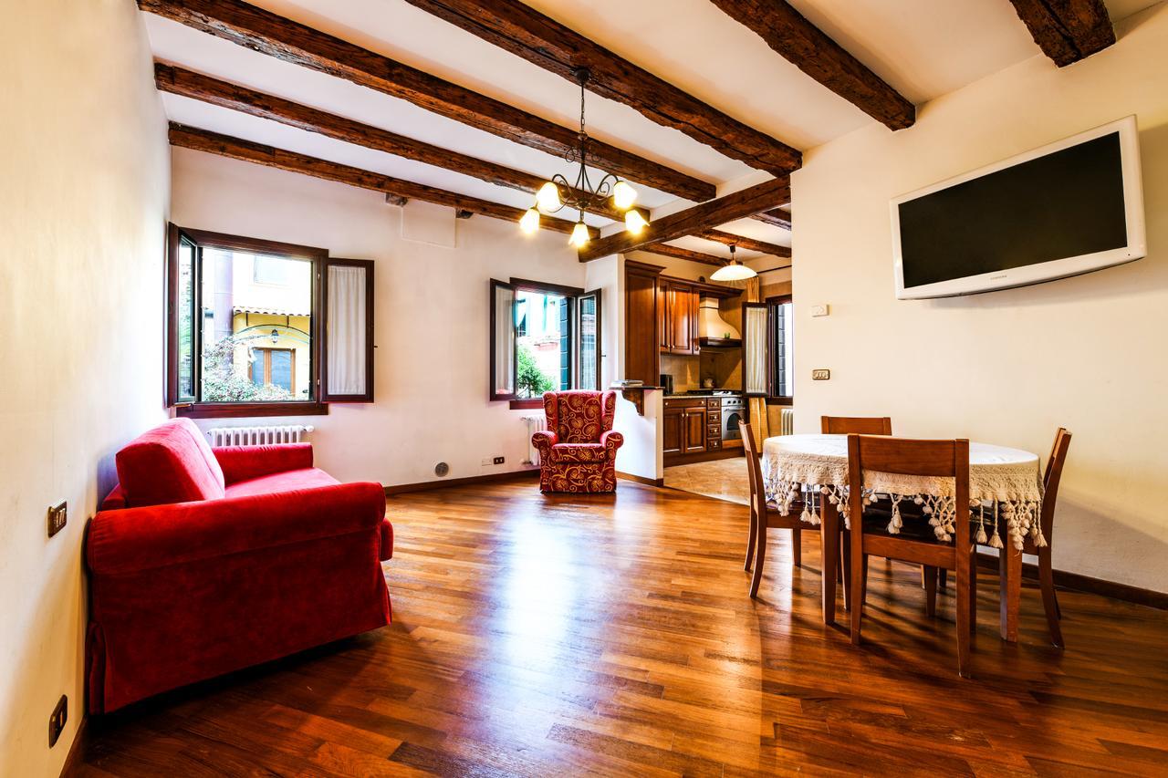 Red Fashion Apartment Venice Luaran gambar